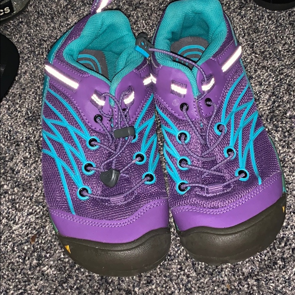 Sneakers/water shoes